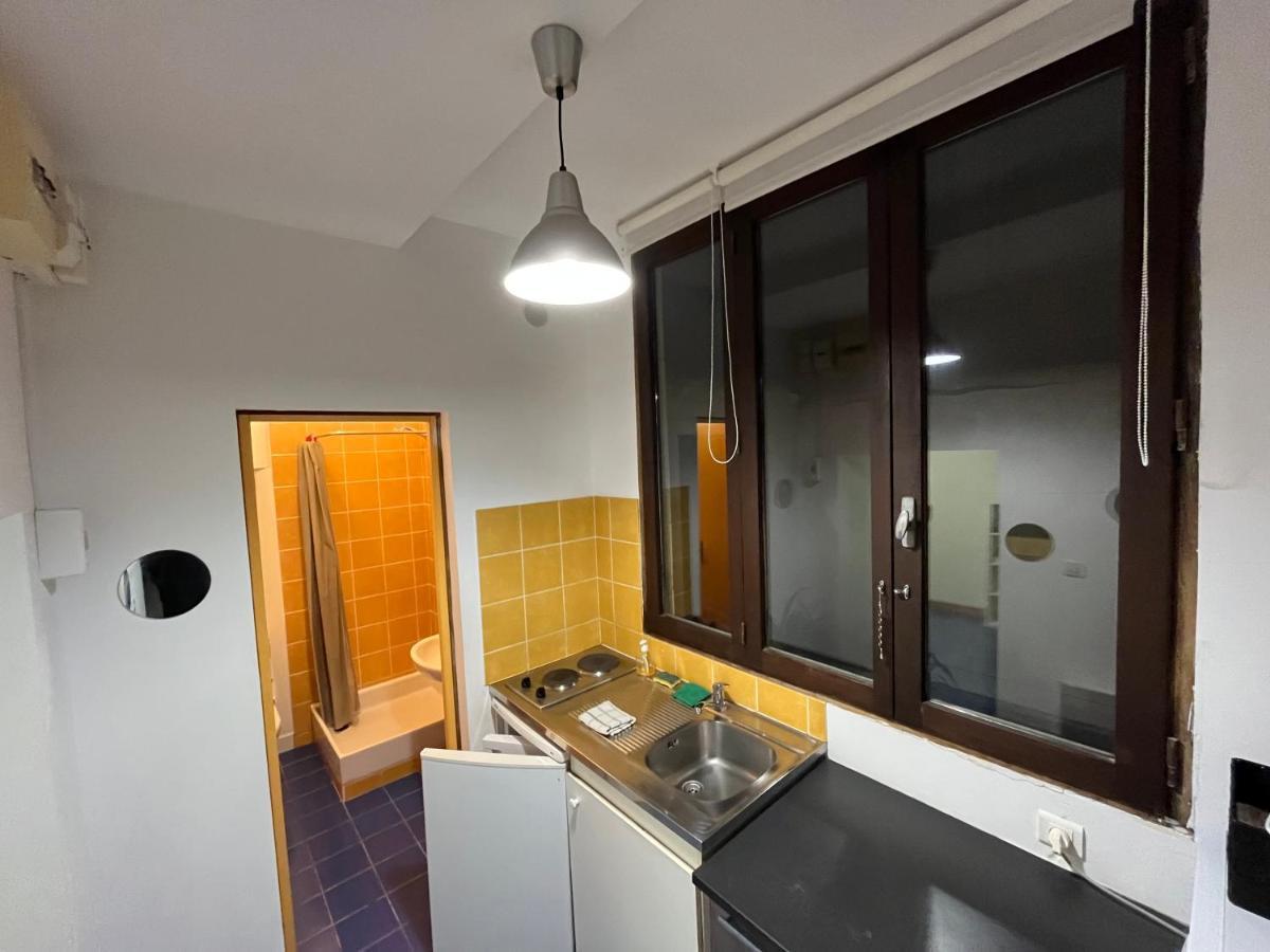 Studio T1 Cv - Calme Avec Cour มงต์เปอลิเยร์ ภายนอก รูปภาพ